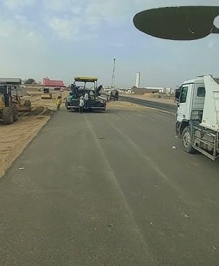 سفلتة وأرصفة وإنارة شوارع بلدية